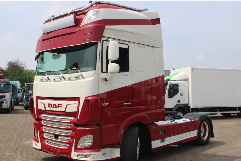 DAF XF 106.530 + euro 6 + spoiler + top truck (G314) - Tracteur routier: photos 2 DAF XF 106.530 + euro 6 + spoiler + top truck (G314) - Tracteur routier: photos 2