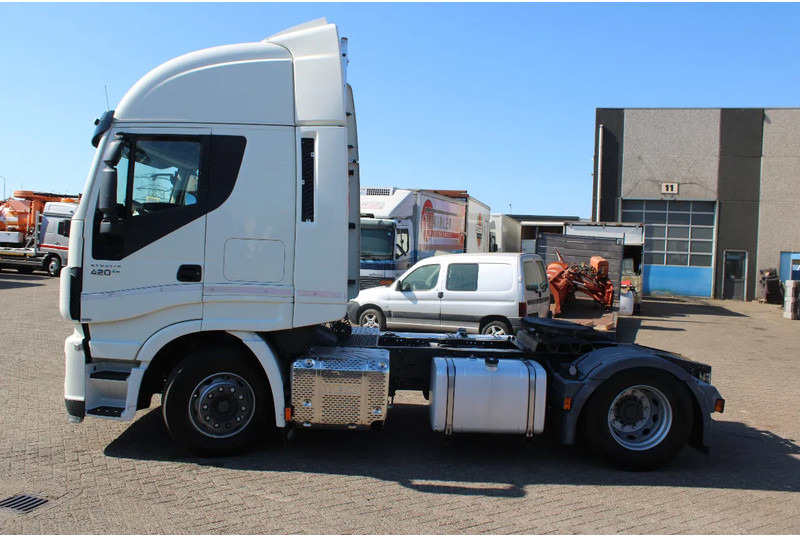 Iveco Stralis 420 + EURO 6 - Tracteur routier: photos 2 Iveco Stralis 420 + EURO 6 - Tracteur routier: photos 2
