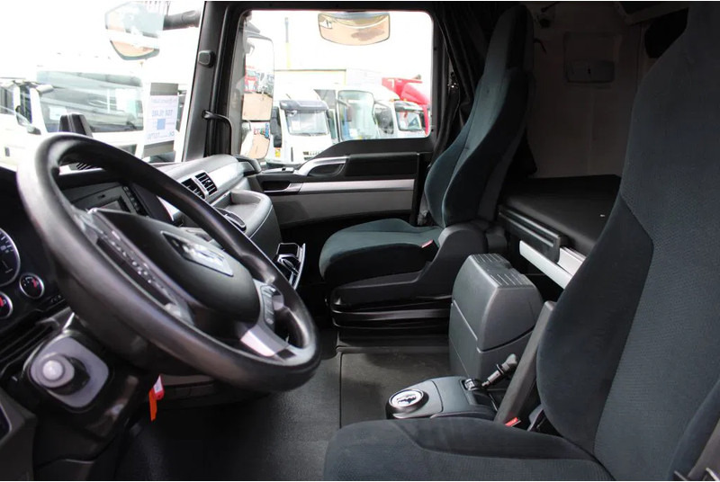 MAN TGX 18.480 + Euro 6 + Retarder + adr - Tracteur routier: photos 4 MAN TGX 18.480 + Euro 6 + Retarder + adr - Tracteur routier: photos 4