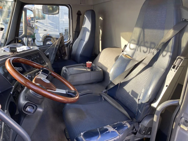 Volvo FM 370 + Euro 5 + Palfinger Z-Q170 Crane + 30ton NCH lift + Container system + hoogsta - Camion grue: photos 4 Volvo FM 370 + Euro 5 + Palfinger Z-Q170 Crane + 30ton NCH lift + Container system + hoogsta - Camion grue: photos 4