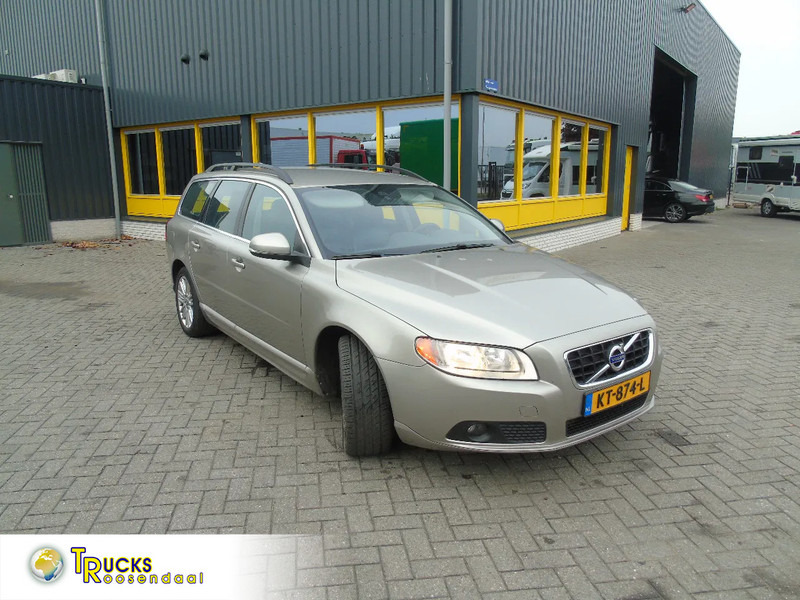 Volvo V70 + manual - Voiture à hayon: photos 1 Volvo V70 + manual - Voiture à hayon: photos 1
