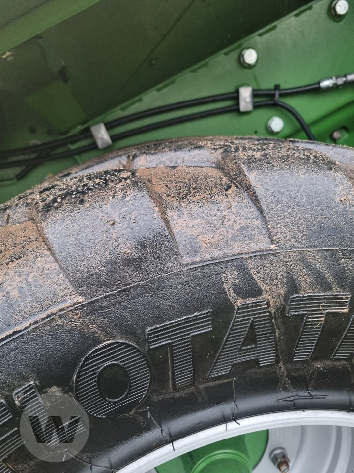 Krone Comprima CV 150 XC - Presse à balles rondes: photos 5 Krone Comprima CV 150 XC - Presse à balles rondes: photos 5
