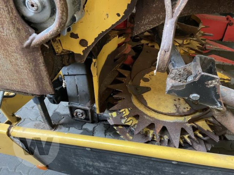 New Holland 490 FIE - Cueilleur de maïs: photos 5 New Holland 490 FIE - Cueilleur de maïs: photos 5