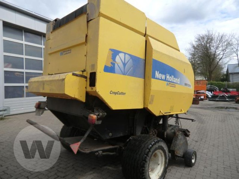 New Holland BR 7070 CC - Presse à balles rondes: photos 3 New Holland BR 7070 CC - Presse à balles rondes: photos 3