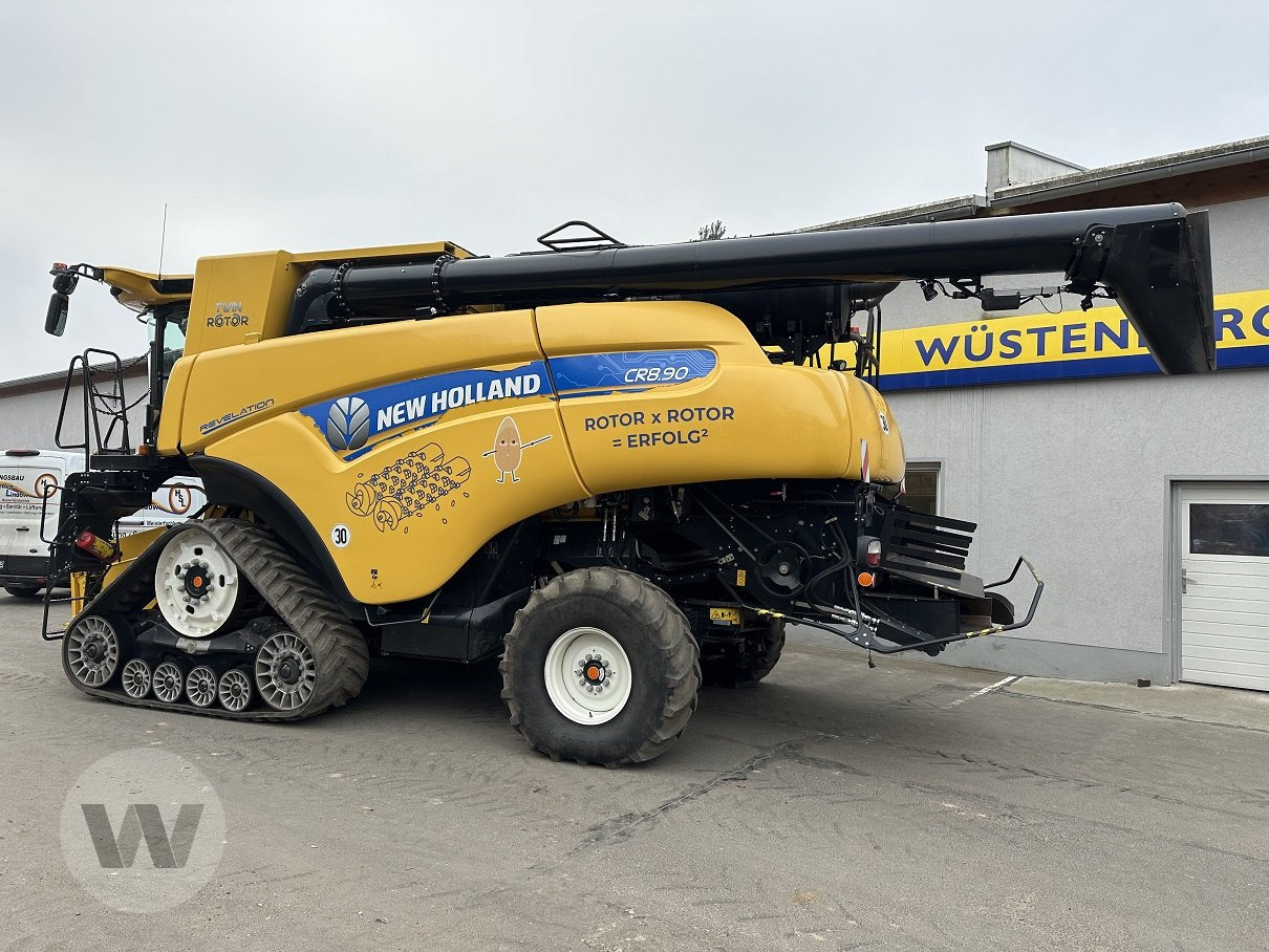 New Holland CR 8.90 - Moissonneuse-batteuse: photos 5 New Holland CR 8.90 - Moissonneuse-batteuse: photos 5