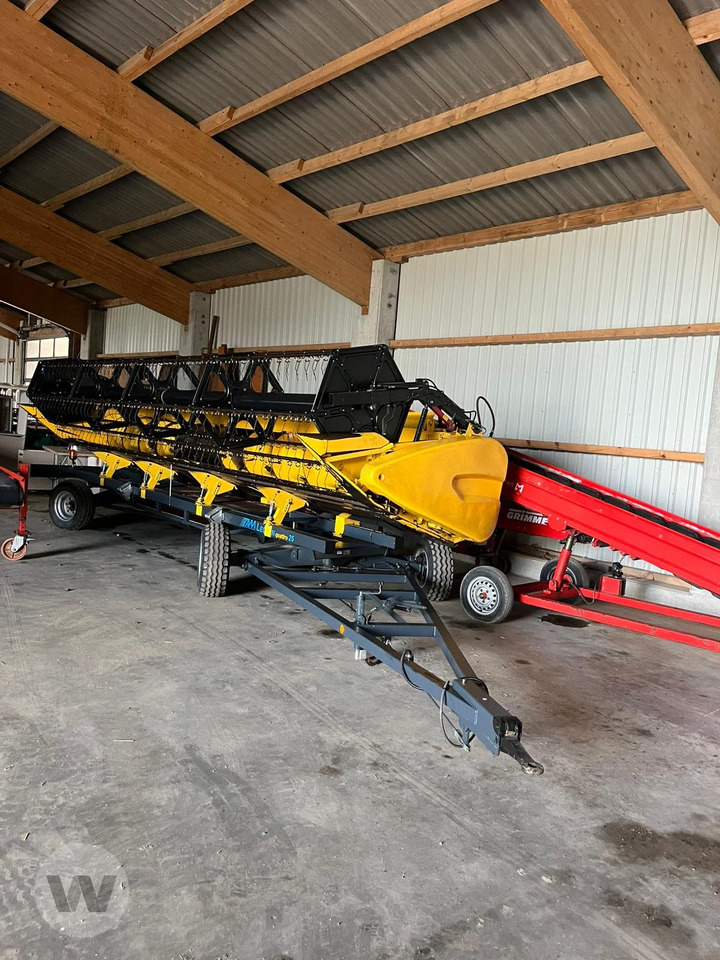 New Holland CR 8080 - Moissonneuse-batteuse: photos 4 New Holland CR 8080 - Moissonneuse-batteuse: photos 4
