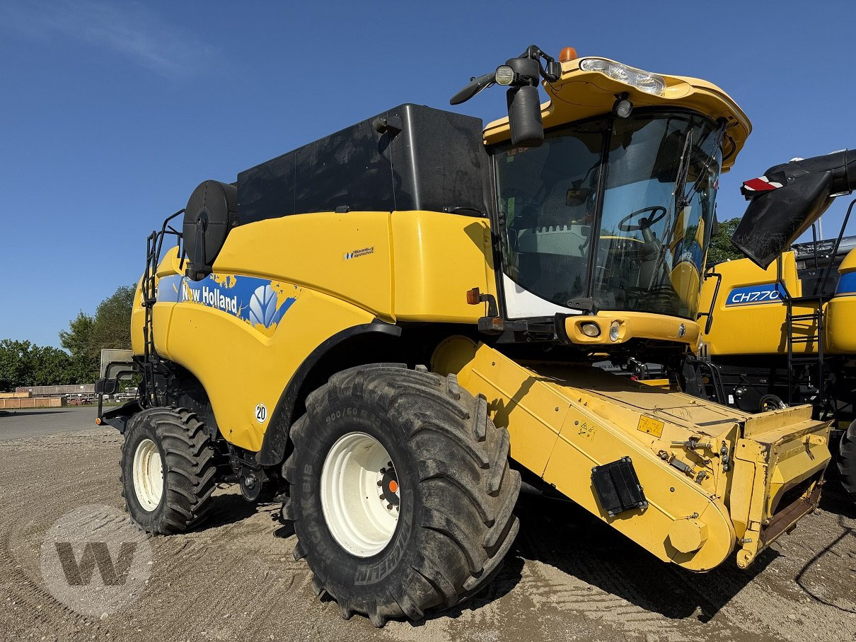New Holland CX 8090 - Moissonneuse-batteuse: photos 1 New Holland CX 8090 - Moissonneuse-batteuse: photos 1