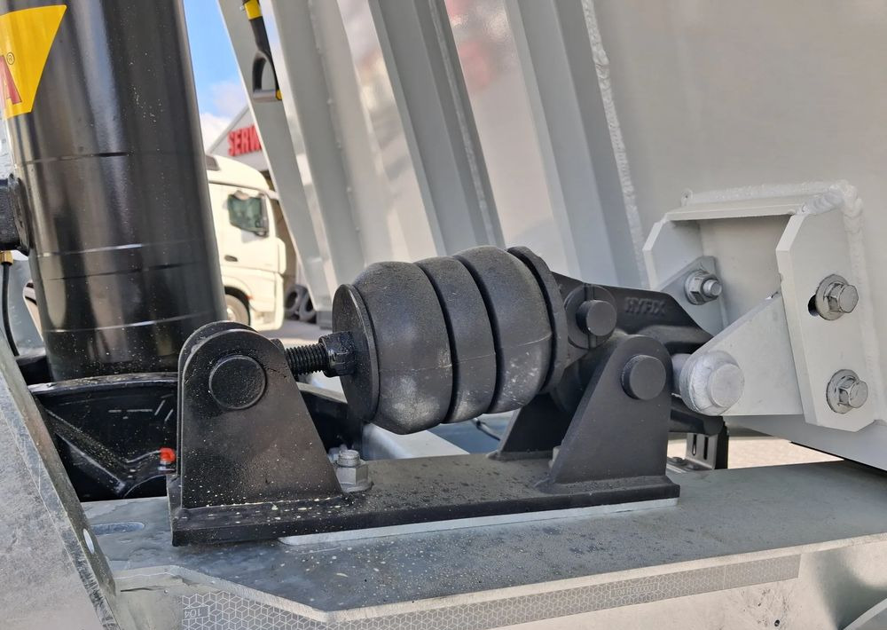 Zaslaw Aluminiowa skrzynia 28-33m3 - Semi-remorque benne: photos 5 Zaslaw Aluminiowa skrzynia 28-33m3 - Semi-remorque benne: photos 5