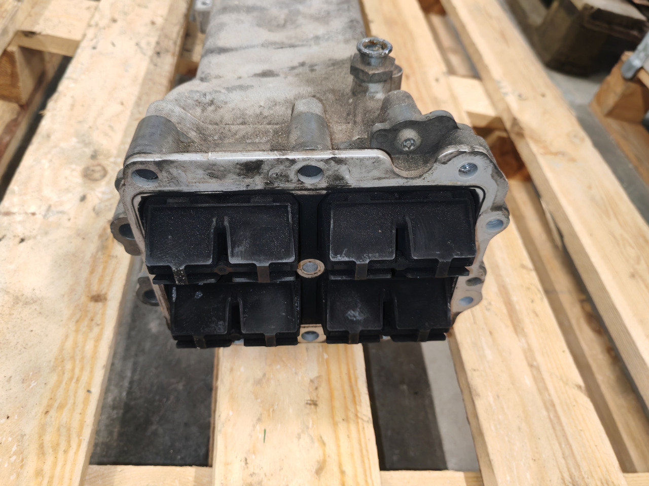 MAN TGS TGX EURO 6 / D2676 / EG RECILCULATION / 51081007304 - Refroidisseur EGR: photos 4 MAN TGS TGX EURO 6 / D2676 / EG RECILCULATION / 51081007304 - Refroidisseur EGR: photos 4