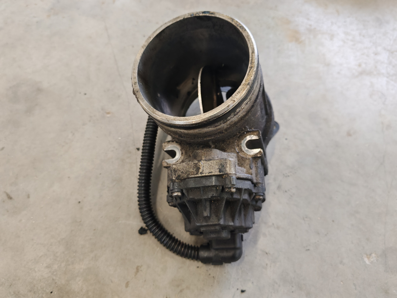 MAN TGS TGX EURO 6 / D2676LF / THROTTLE VALVE / 51094137018 - Moteur et pièces: photos 3 MAN TGS TGX EURO 6 / D2676LF / THROTTLE VALVE / 51094137018 - Moteur et pièces: photos 3