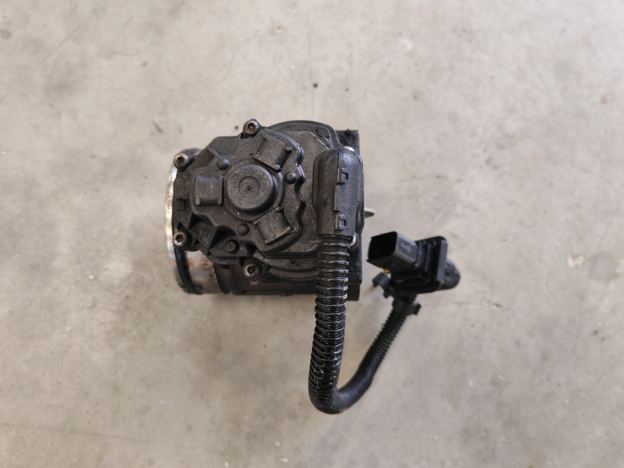 MAN TGS TGX EURO 6 / D2676LF / THROTTLE VALVE / 51094137018 - Moteur et pièces: photos 4 MAN TGS TGX EURO 6 / D2676LF / THROTTLE VALVE / 51094137018 - Moteur et pièces: photos 4