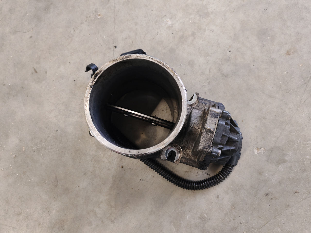 MAN TGS TGX EURO 6 / D2676LF / THROTTLE VALVE / 51094137018 - Moteur et pièces: photos 2 MAN TGS TGX EURO 6 / D2676LF / THROTTLE VALVE / 51094137018 - Moteur et pièces: photos 2