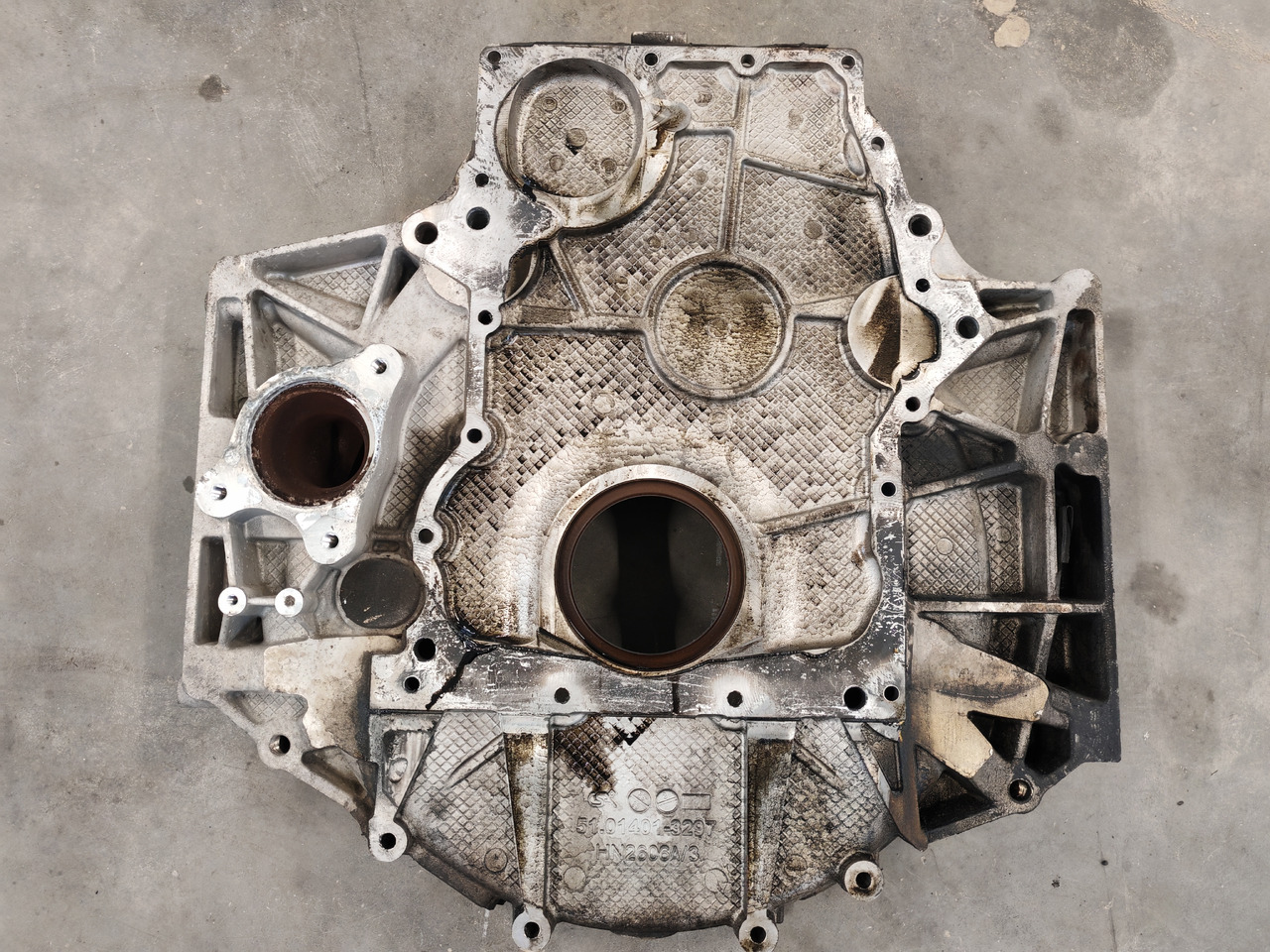 MAN TGS TGX EURO6 / D2676LF / FLYWHEEL HOUSING / 51014013297 - Volant moteur: photos 4 MAN TGS TGX EURO6 / D2676LF / FLYWHEEL HOUSING / 51014013297 - Volant moteur: photos 4