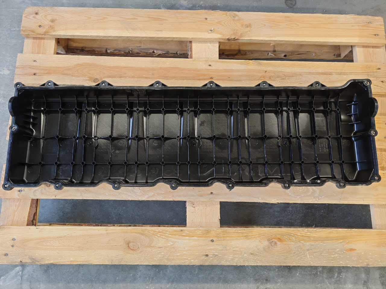 MAN TGX TGS EURO 6 / D2676 / ENGINE COVER / 51034016033 - Moteur et pièces: photos 3 MAN TGX TGS EURO 6 / D2676 / ENGINE COVER / 51034016033 - Moteur et pièces: photos 3