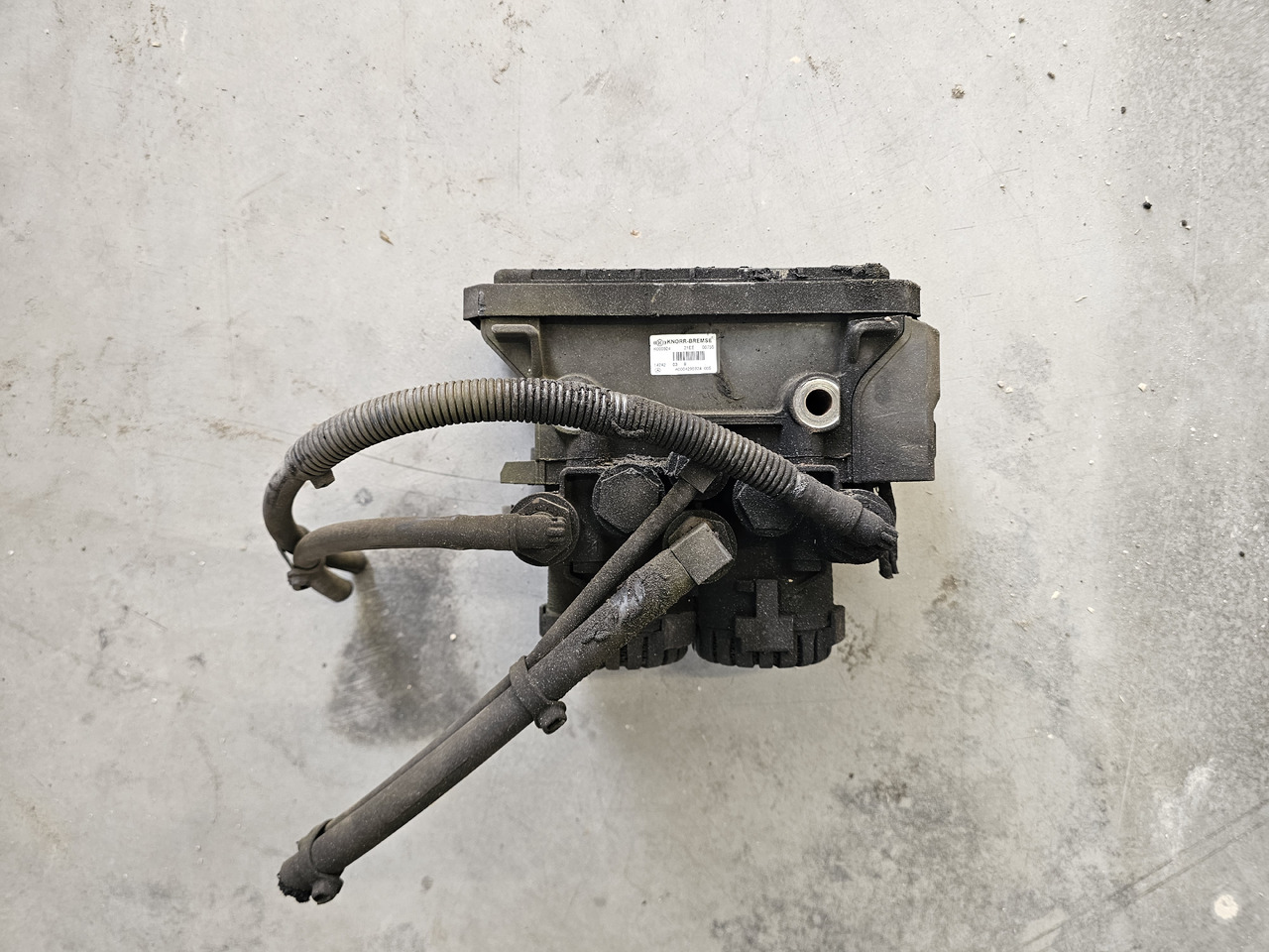 MERCEDES-BENZ ACTROS MP4 / REAR EBS VALVE / A0004295824 / K000924 - Valve de frein: photos 1 MERCEDES-BENZ ACTROS MP4 / REAR EBS VALVE / A0004295824 / K000924 - Valve de frein: photos 1