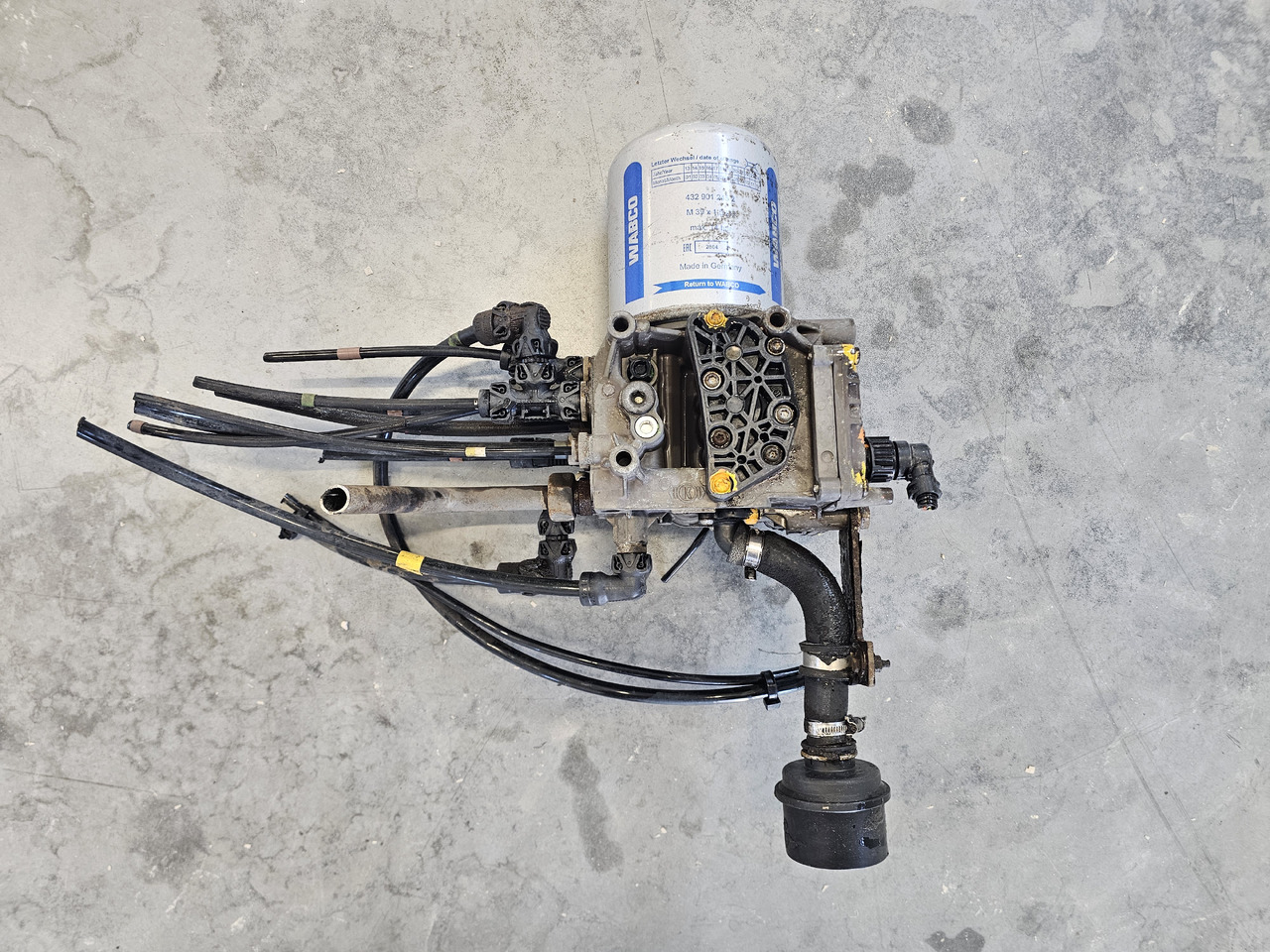 RENAULT AIR DRYIER APM / K087802 / EL1100 - Valve de frein: photos 3 RENAULT AIR DRYIER APM / K087802 / EL1100 - Valve de frein: photos 3