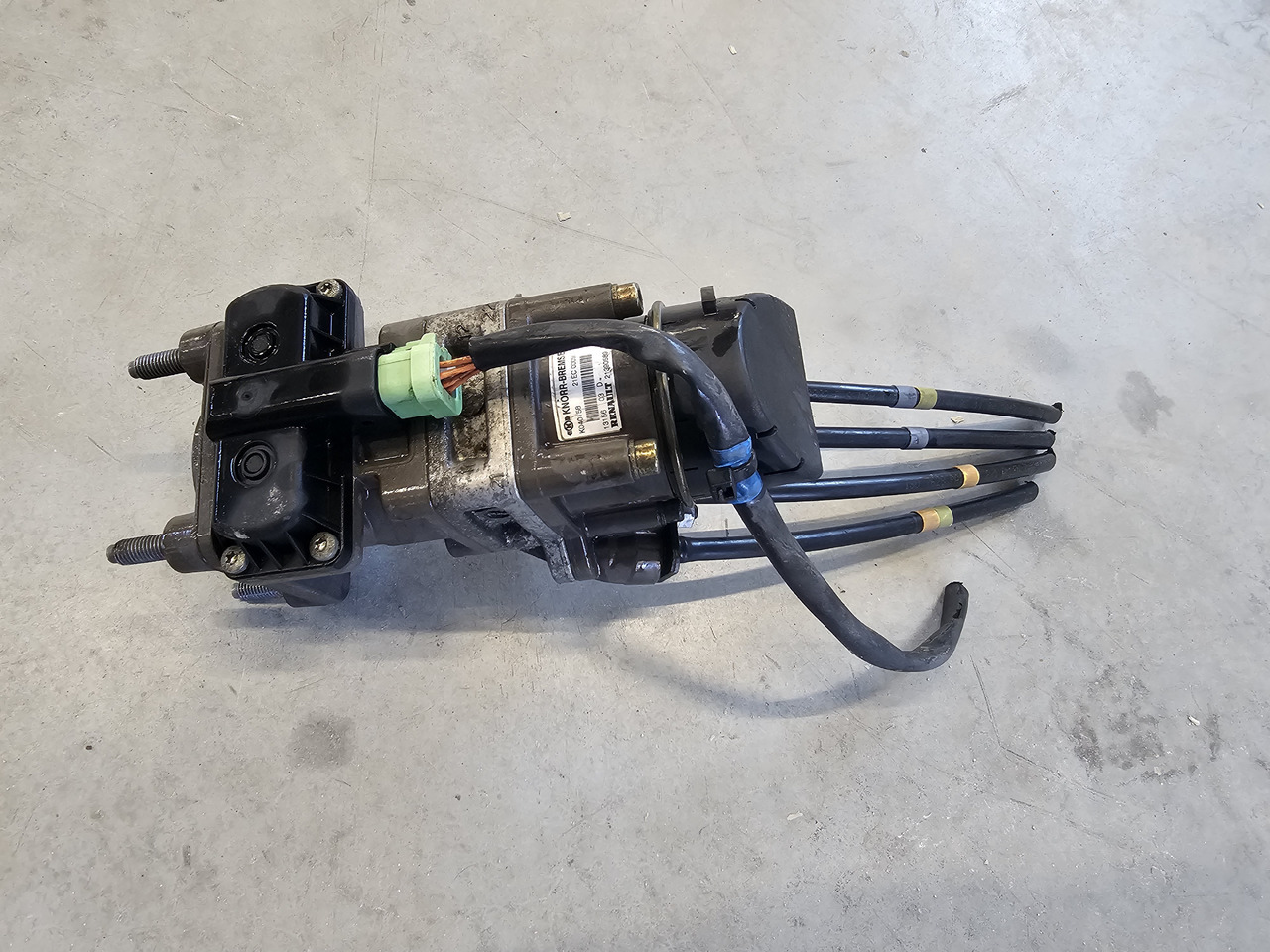 RENAULT PEDAL BRAKE VALVE / K040158 / 21390589 - Valve de frein: photos 4 RENAULT PEDAL BRAKE VALVE / K040158 / 21390589 - Valve de frein: photos 4