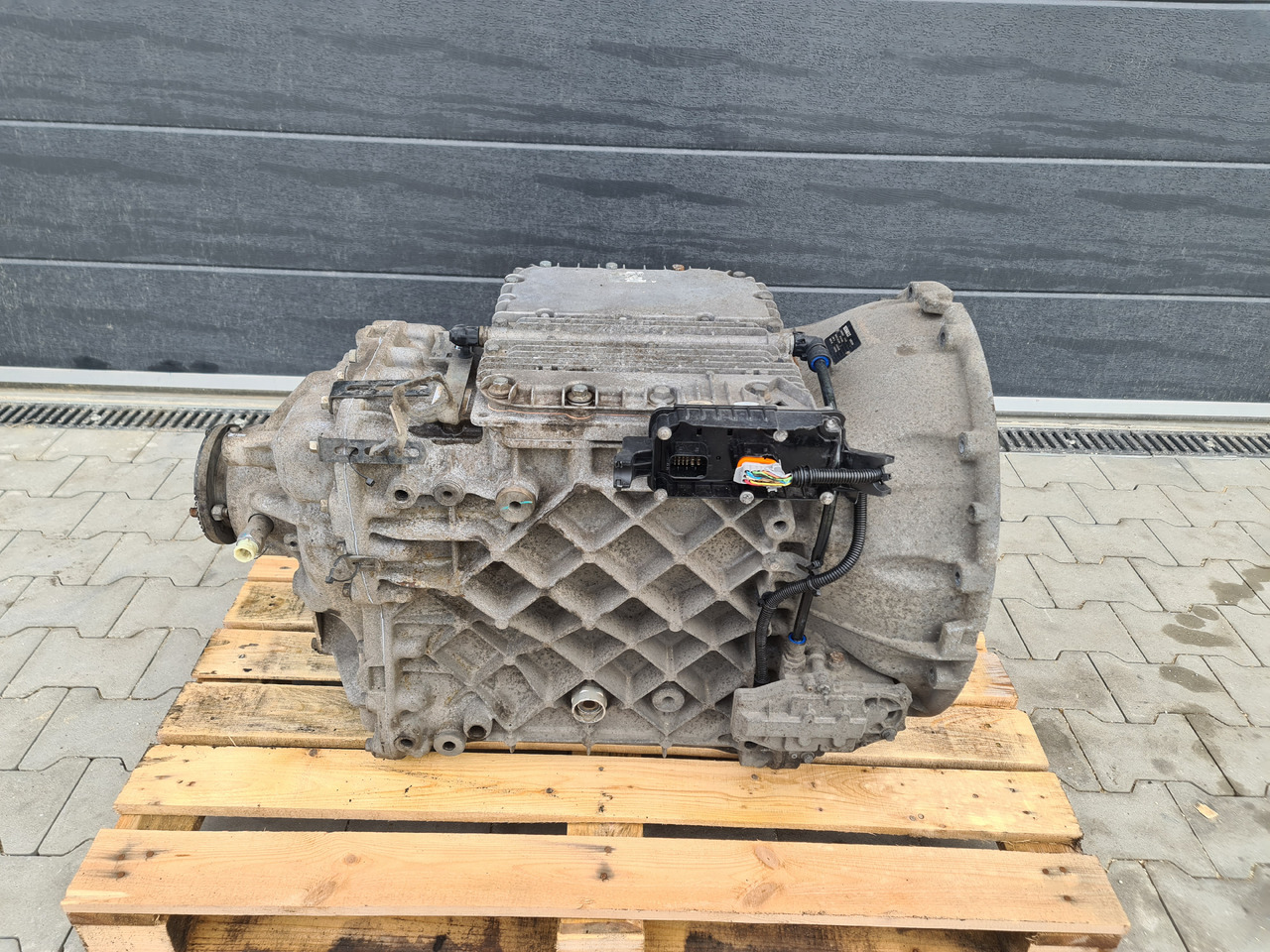 RENAULT VOLVO GEARBOX ISHIFT / AT2412F / WORLDWIDE DELIVERY - Boîte de vitesse: photos 1 RENAULT VOLVO GEARBOX ISHIFT / AT2412F / WORLDWIDE DELIVERY - Boîte de vitesse: photos 1