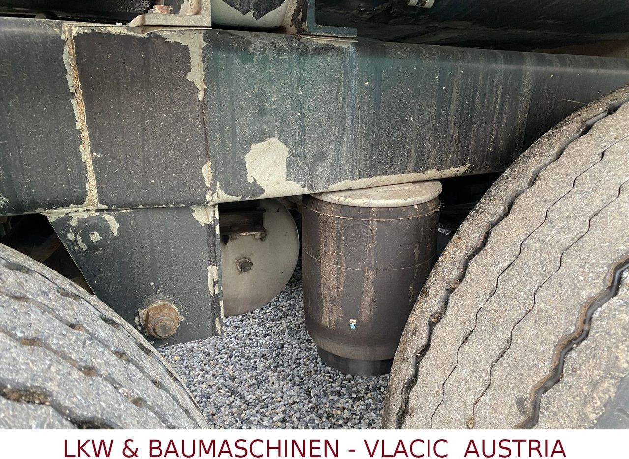 Semi-remorque citerne Schwarzmüller Tank für Öl transport: photos 12