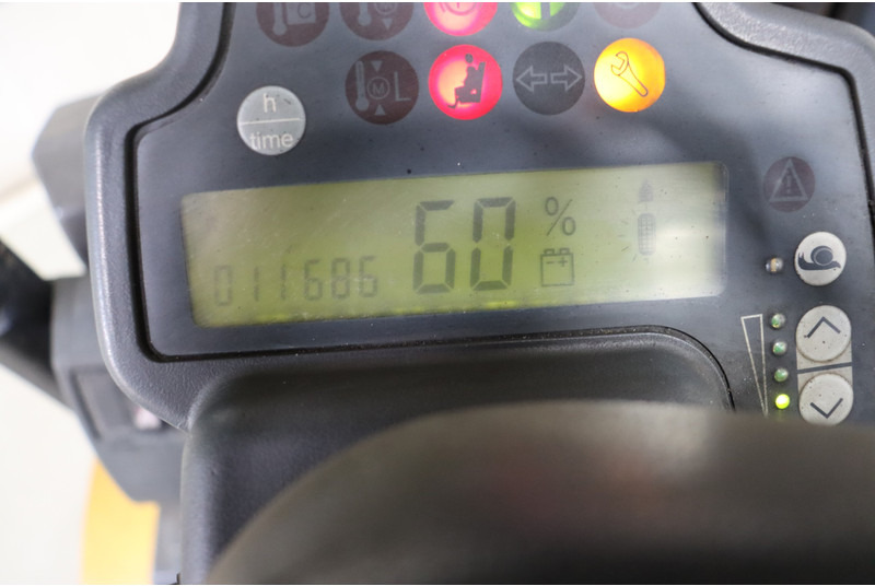 Chariot élévateur électrique Caterpillar EP50: photos 10