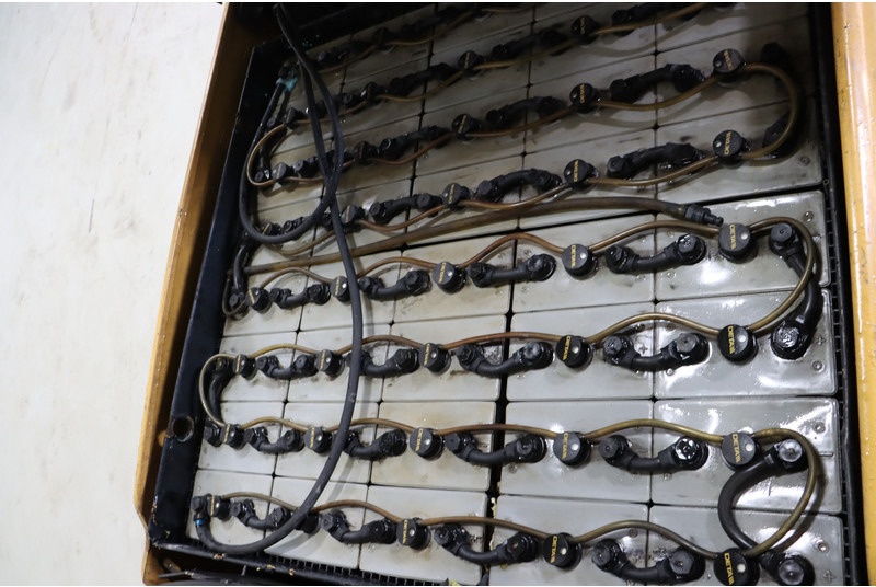 Chariot élévateur électrique Caterpillar EP50: photos 9