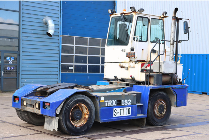 Tracteur portuaire Kalmar TRX182A: photos 7 Tracteur portuaire Kalmar TRX182A: photos 7