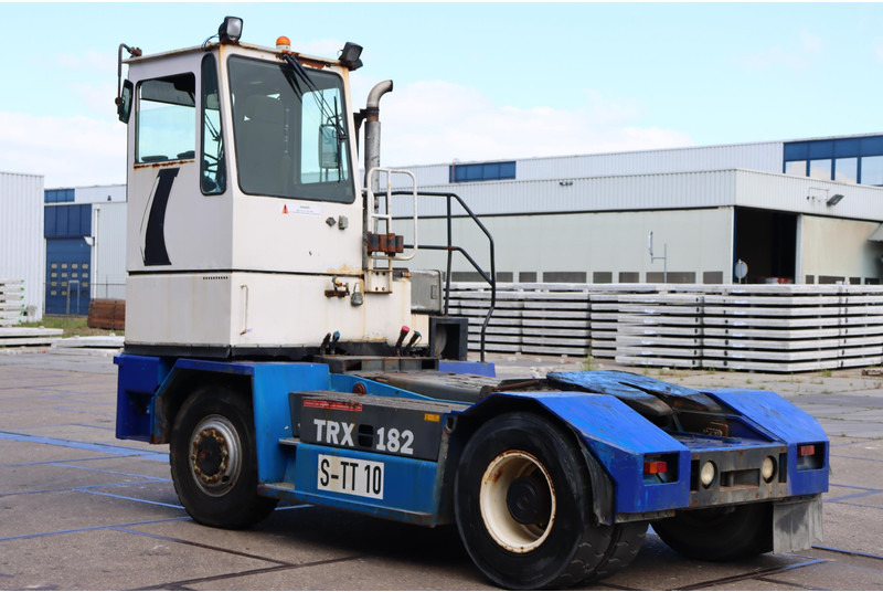 Tracteur portuaire Kalmar TRX182A: photos 5 Tracteur portuaire Kalmar TRX182A: photos 5