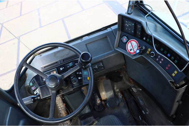 Tracteur portuaire Kalmar TRX182A: photos 13 Tracteur portuaire Kalmar TRX182A: photos 13