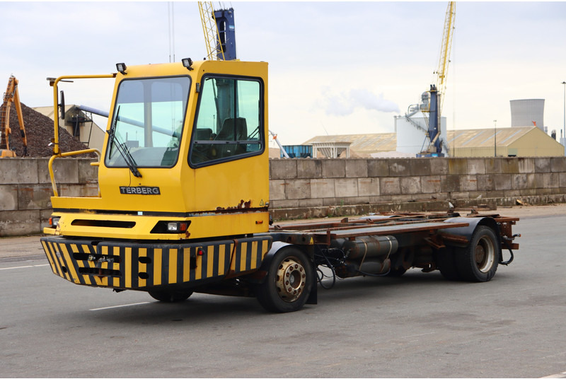 Terberg BC182 - Tracteur portuaire: photos 4 Terberg BC182 - Tracteur portuaire: photos 4