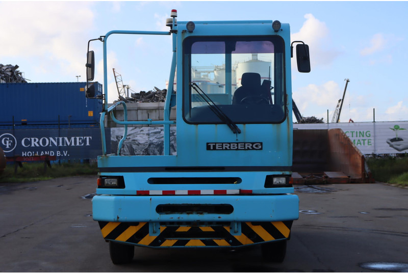 Terberg YT222 - Tracteur portuaire: photos 2 Terberg YT222 - Tracteur portuaire: photos 2