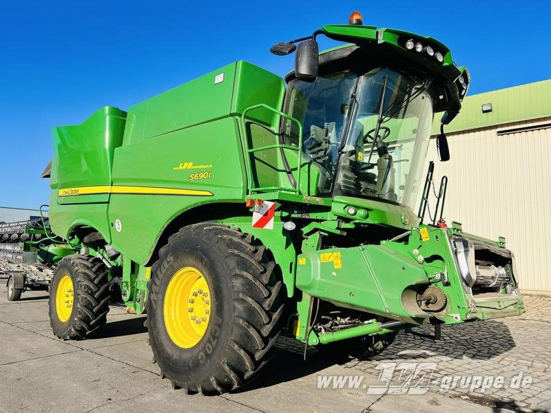 John Deere S690 - Moissonneuse-batteuse: photos 2 John Deere S690 - Moissonneuse-batteuse: photos 2