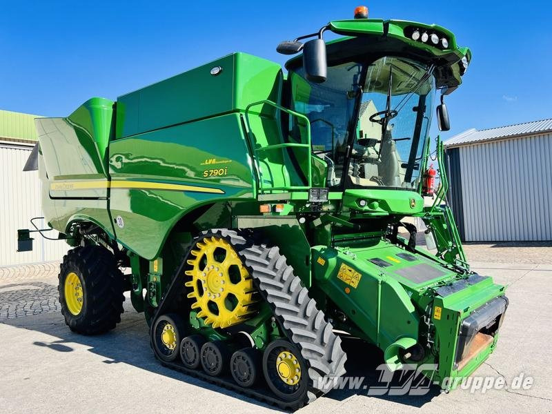 John Deere S790 - Moissonneuse-batteuse: photos 2 John Deere S790 - Moissonneuse-batteuse: photos 2
