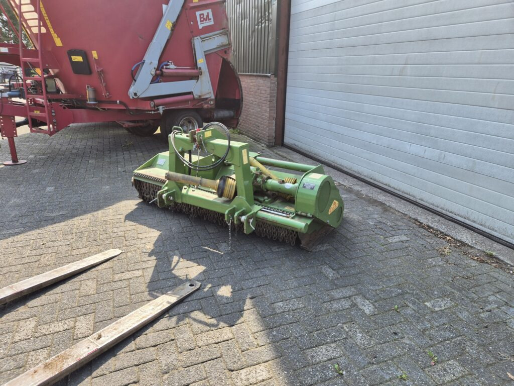 CELLI Taurus 200 mower - Faucheuse: photos 2 CELLI Taurus 200 mower - Faucheuse: photos 2