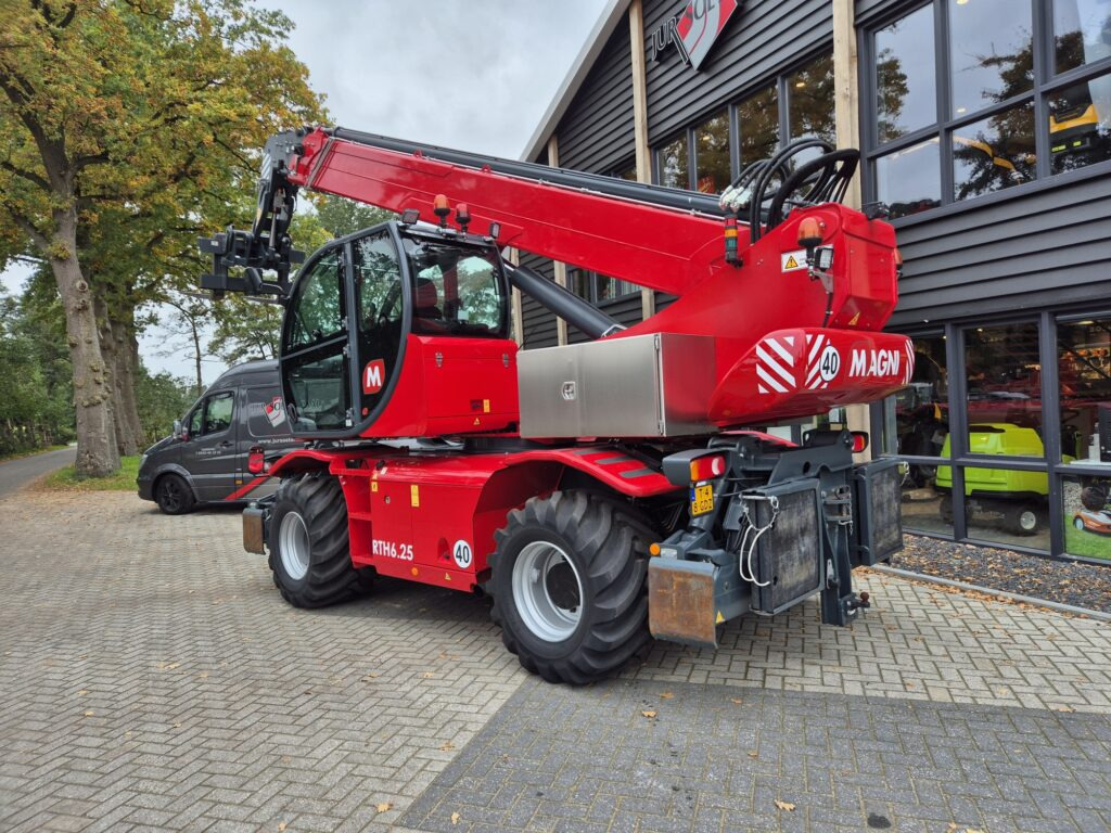 MAGNI RTH 6.25 D/D - Chariot télescopique: photos 4 MAGNI RTH 6.25 D/D - Chariot télescopique: photos 4