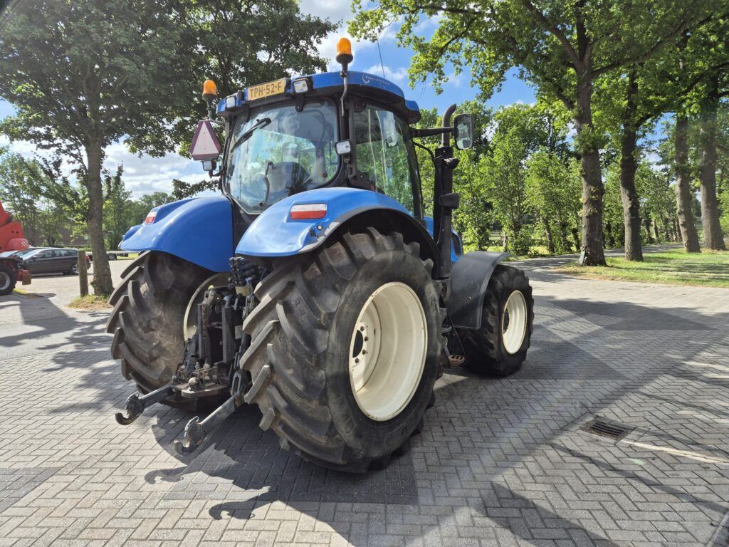 NEW HOLLAND T6080 - Tracteur agricole: photos 5 NEW HOLLAND T6080 - Tracteur agricole: photos 5