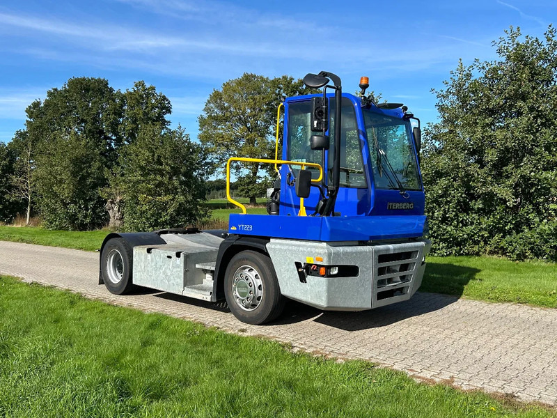 Terberg YT 223 | LOW HOURS - * 9211 *| GALVANISH CHASSIS | NEW MODEL - Tracteur portuaire: photos 2 Terberg YT 223 | LOW HOURS - * 9211 *| GALVANISH CHASSIS | NEW MODEL - Tracteur portuaire: photos 2