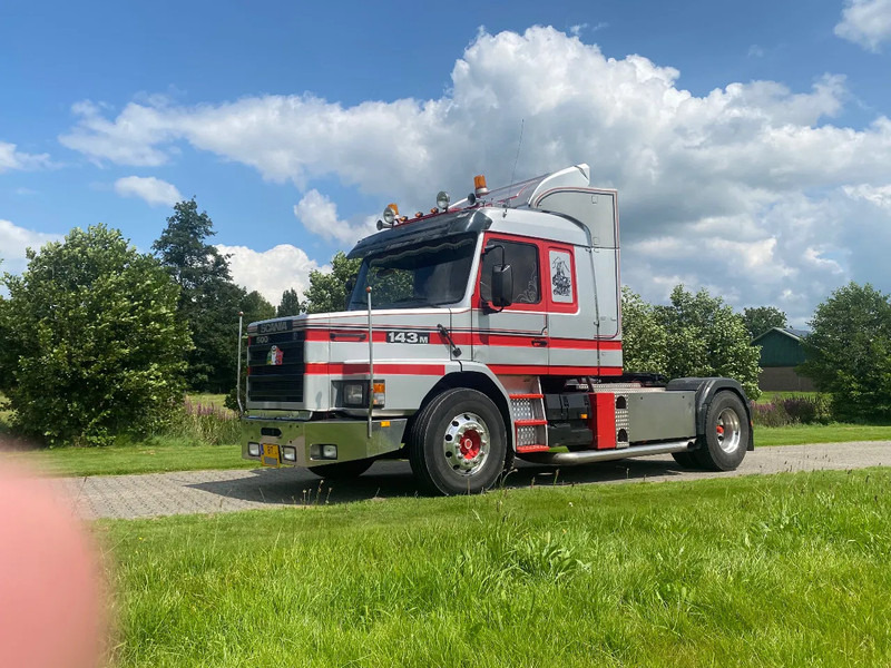 Scania T143-500 V8 | 4x2 | 4350 mm WHEELBASE | TOP CONDITION !!! - Tracteur routier: photos 1 Scania T143-500 V8 | 4x2 | 4350 mm WHEELBASE | TOP CONDITION !!! - Tracteur routier: photos 1