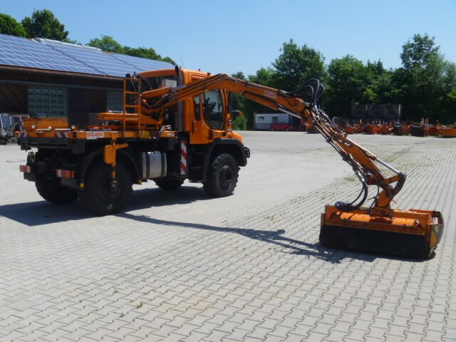 Unimog Aufbaumulcher Gilbers U4008TQ6EMP - Epareuse: photos 2 Unimog Aufbaumulcher Gilbers U4008TQ6EMP - Epareuse: photos 2
