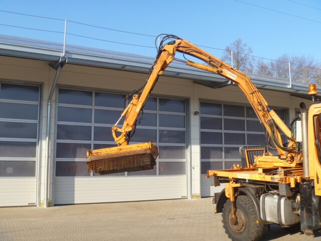 Unimog Aufbaumulcher Gilbers U400ST06EMP - Epareuse: photos 3 Unimog Aufbaumulcher Gilbers U400ST06EMP - Epareuse: photos 3