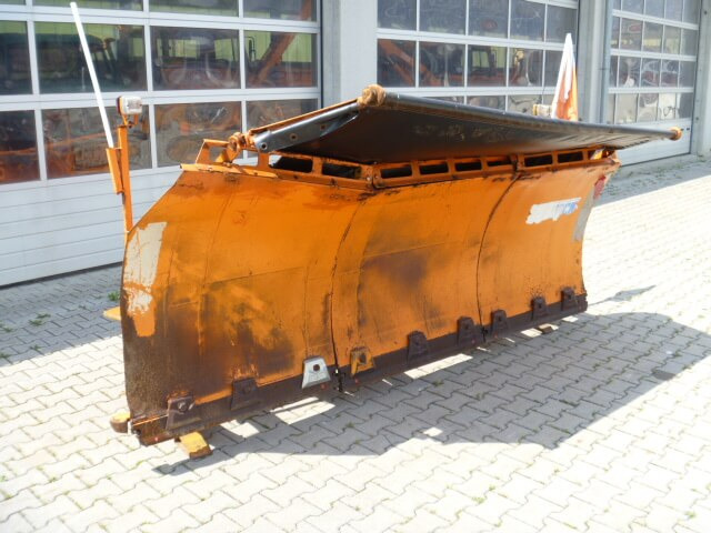 Unimog Schneepflug - Schneeschild Beilhack PV28-3 - Lame à neige: photos 1 Unimog Schneepflug - Schneeschild Beilhack PV28-3 - Lame à neige: photos 1