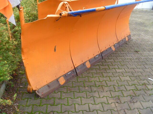 Unimog Schneepflug - Schneeschild Schmidt MF5.3 - Lame à neige: photos 2 Unimog Schneepflug - Schneeschild Schmidt MF5.3 - Lame à neige: photos 2