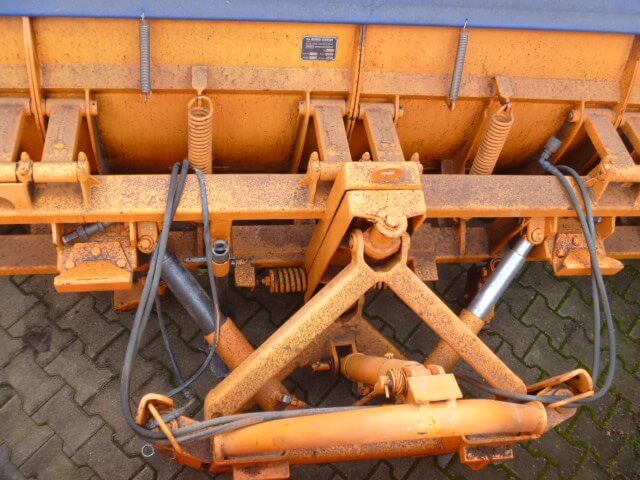 Unimog Schneepflug - Schneeschild Schmidt MF5.3 - Lame à neige: photos 4 Unimog Schneepflug - Schneeschild Schmidt MF5.3 - Lame à neige: photos 4