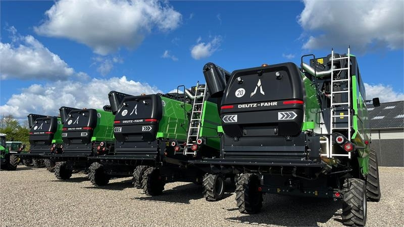 Deutz-fahr C7206 With 24feed - 7.2m header. New and unused Co - Moissonneuse-batteuse: photos 2 Deutz-fahr C7206 With 24feed - 7.2m header. New and unused Co - Moissonneuse-batteuse: photos 2