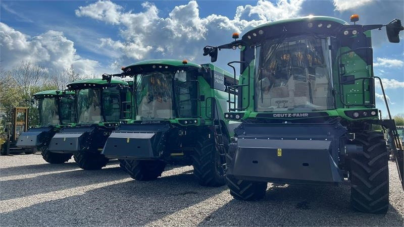 Deutz-fahr C7206 With 24feed - 7.2m header. New and unused Co - Moissonneuse-batteuse: photos 4 Deutz-fahr C7206 With 24feed - 7.2m header. New and unused Co - Moissonneuse-batteuse: photos 4