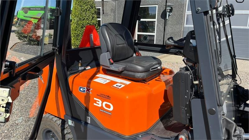 Chariot élévateur diesel Doosan D30 G med kabine og KUN 57 TIMER FRA NY, MED TIME: photos 10 Chariot élévateur diesel Doosan D30 G med kabine og KUN 57 TIMER FRA NY, MED TIME: photos 10