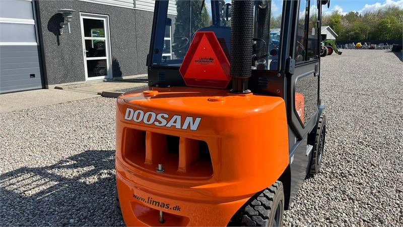 Chariot élévateur diesel Doosan D30 G med kabine og KUN 57 TIMER FRA NY, MED TIME: photos 18 Chariot élévateur diesel Doosan D30 G med kabine og KUN 57 TIMER FRA NY, MED TIME: photos 18