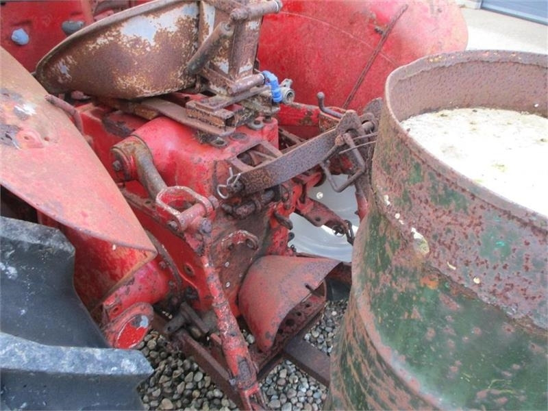 IH 276 Med frontlæsser - Tracteur agricole: photos 4 IH 276 Med frontlæsser - Tracteur agricole: photos 4