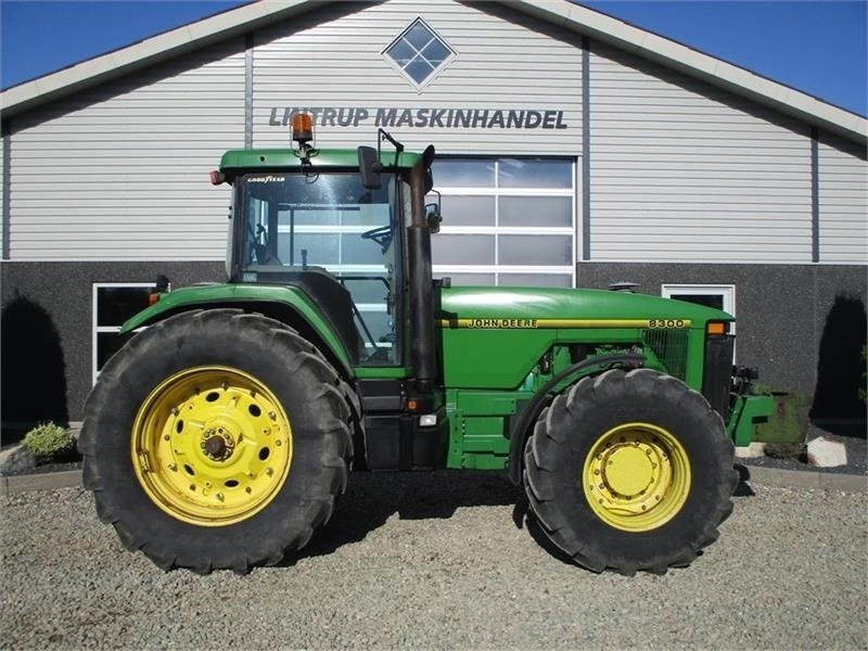 John Deere 8300 Pæn regulær traktor med rigtig gode dæk på. - Tracteur agricole: photos 3 John Deere 8300 Pæn regulær traktor med rigtig gode dæk på. - Tracteur agricole: photos 3