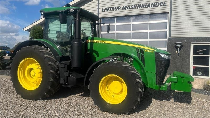 Tracteur agricole John Deere 8320R: photos 15