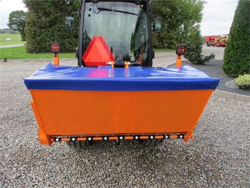 Limas SSP140 Selvlæssende og med lys - Epandeur de sable pour Véhicule de voirie/ Spécial: photos 5 Limas SSP140 Selvlæssende og med lys - Epandeur de sable pour Véhicule de voirie/ Spécial: photos 5